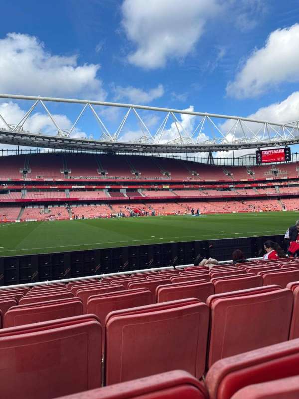 Emirates Stadium, section: 18, row: 7, seat: 566