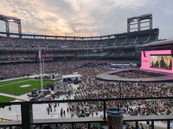 Citi Field, section: 307, row: 1, seat: 4