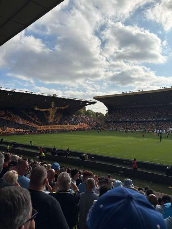 Molineux Stadium, section: JL4, row: N, seat: 107