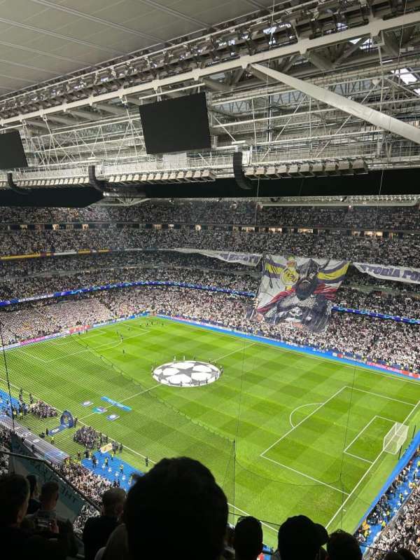 Santiago Bernabéu Stadium, section: 633, row: 8, seat: 27