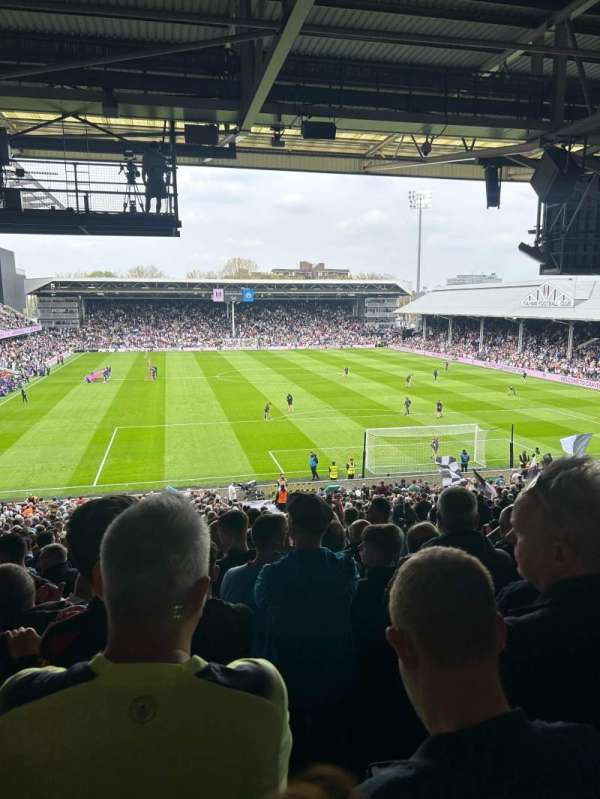 Craven Cottage, section: P5, row: RR, seat: 107