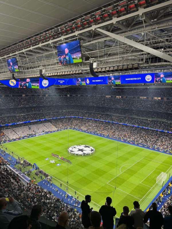 Santiago Bernabéu Stadium, section: 633, row: 6, seat: 5