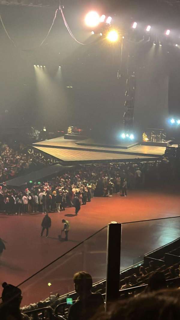 Kia Forum, section: 203, row: 6, seat: 11