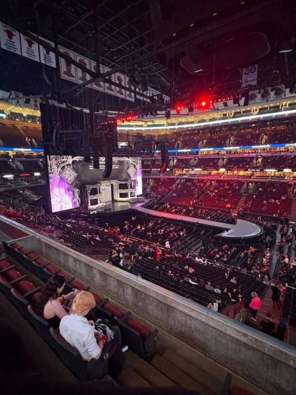 United Center, section: 216, row: 2, seat: 18