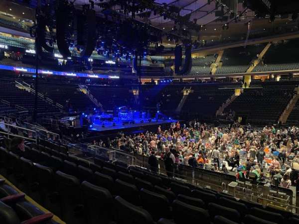 Madison Square Garden, section: 117, row: 10, seat: 17