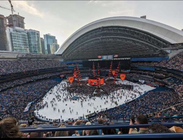 Rogers Centre, section: 520, row: 17, seat: 105