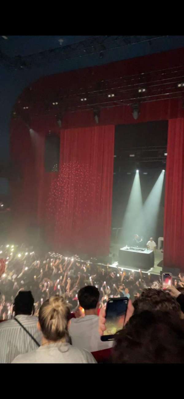 L'Olympia, section: Mezzanine, row: 04, seat: 24