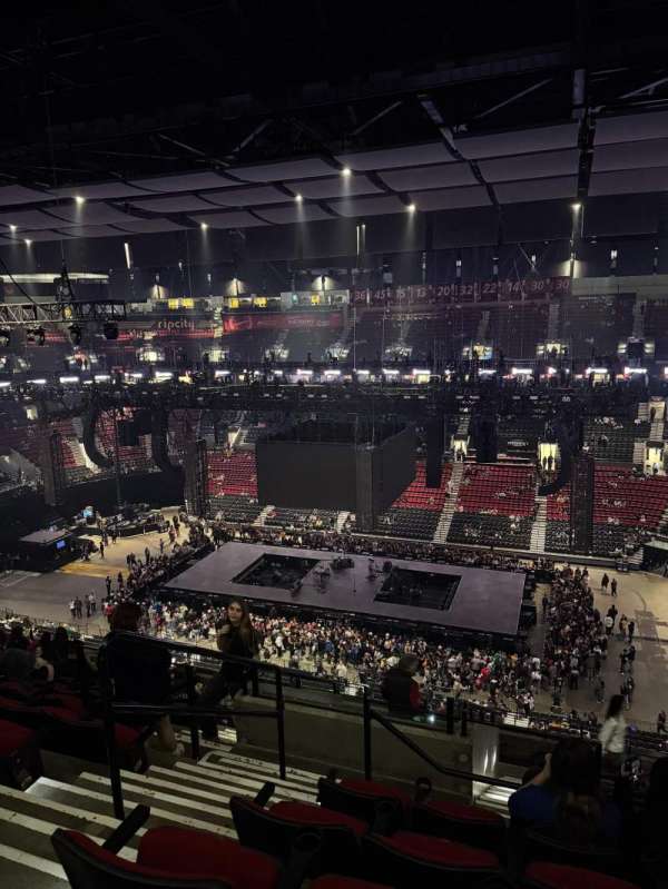 Moda Center, section: 333, row: M, seat: 17