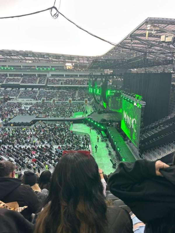BMO Stadium, section: 209, row: M, seat: 12