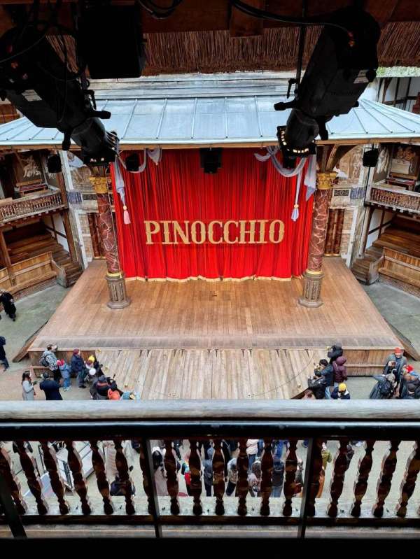 Globe Theatre at Shakespeare's Globe, section: Upper Gallery Bay H, row: H, seat: 13