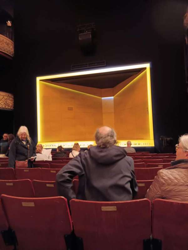 The Old Vic, section: Stalls, row: M, seat: 25