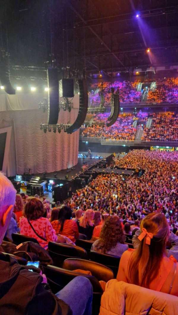 Ziggo Dome, section: 111, row: 14, seat: 377