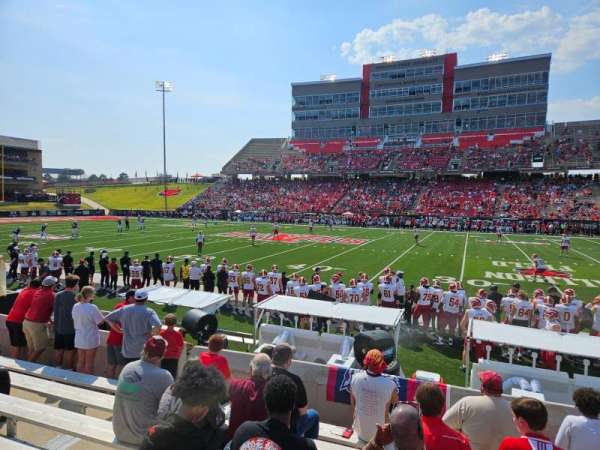 Centennial Bank Stadium, section: R, row: 7