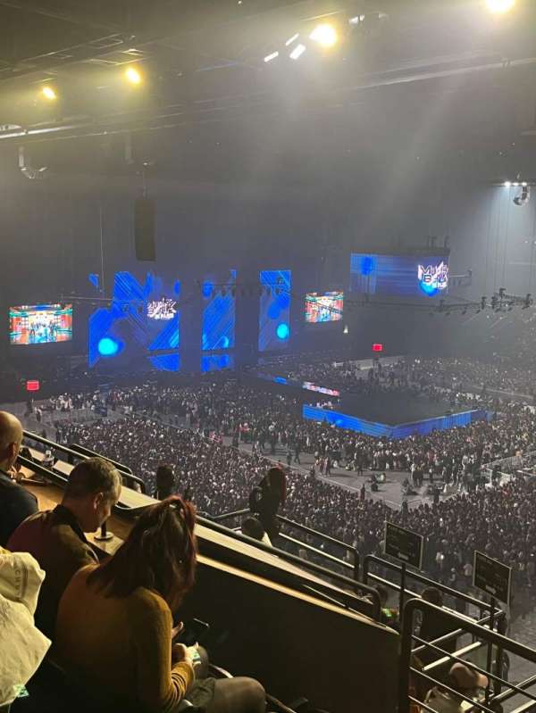 Paris La Défense Arena, section: 406, row: 51, seat: 28