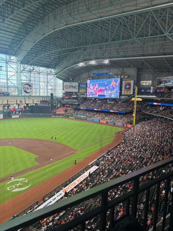 Daikin Park, section: 322, row: 1, seat: 7