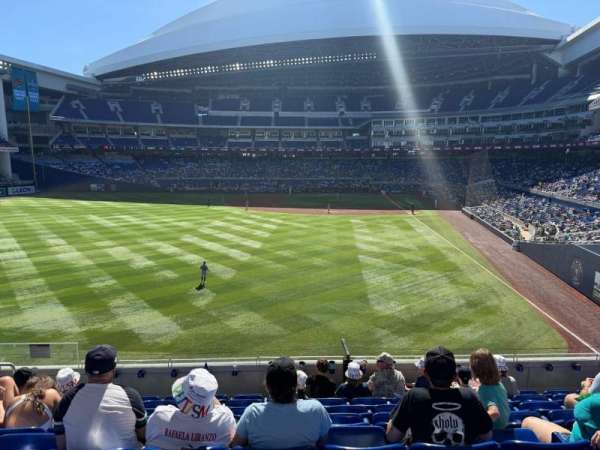 LoanDepot Park, section: 30, row: 8, seat: 17