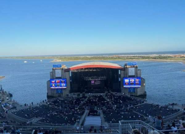 Jones Beach Theater, section: 306, row: P, seat: 3