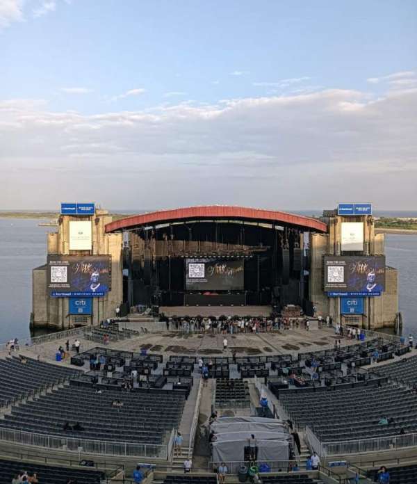Jones Beach Theater, section: 307, row: A, seat: 16