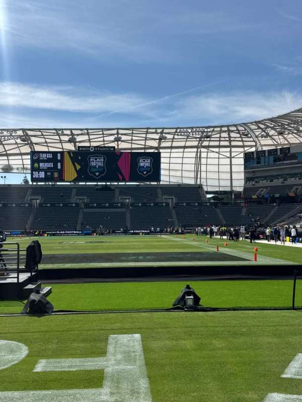 BMO Stadium, section: 104, row: A, seat: 4