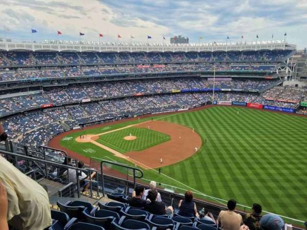 Yankee Stadium, section: 411, row: 7, seat: 13