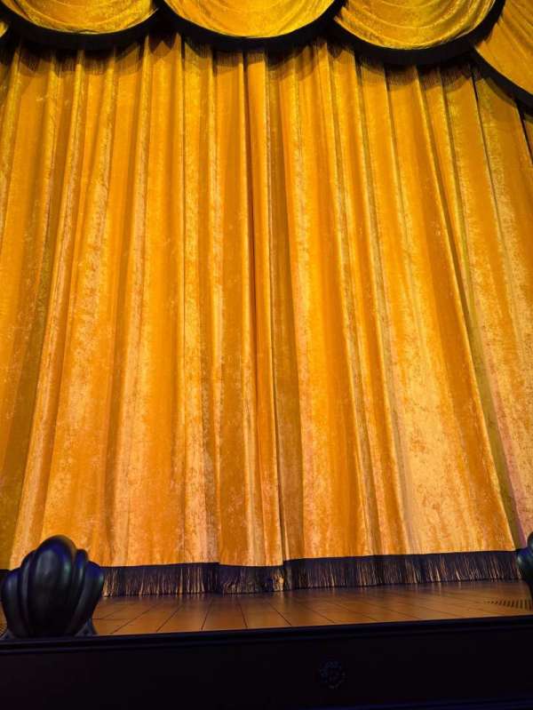 Trafalgar Theatre, section: Stalls, row: A, seat: 8