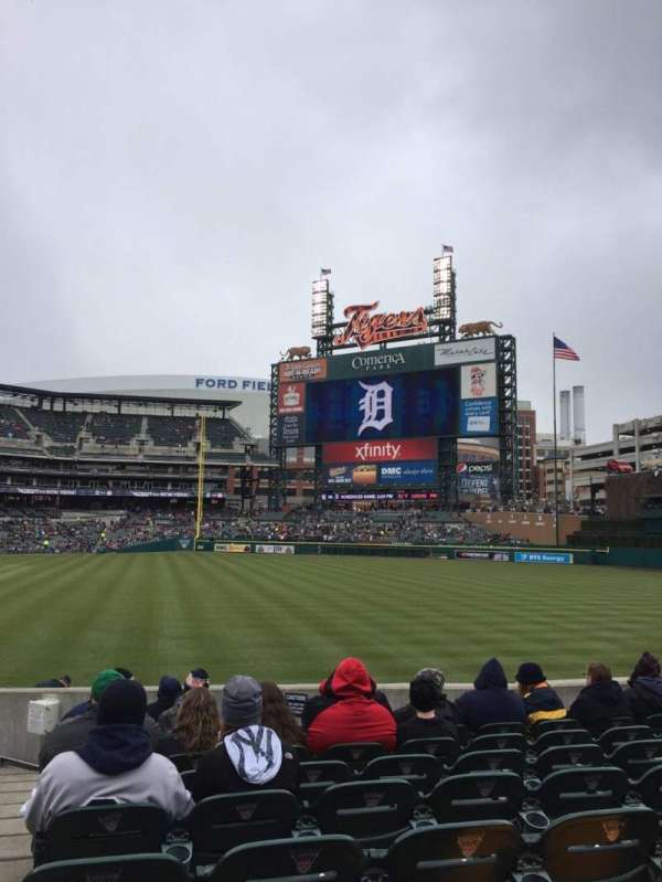 Comerica Park, section: 112, row: 25, seat: 21