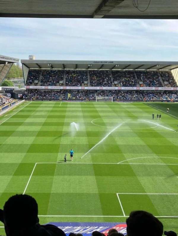 The Den, section: 22, row: HH, seat: 208