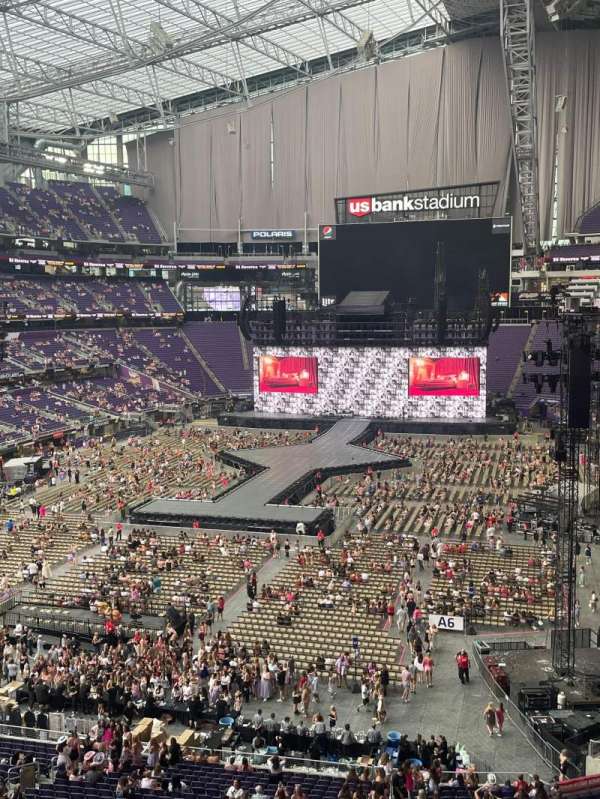 U.S. Bank Stadium, section: 221, row: 1, seat: 21