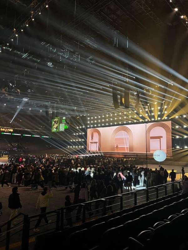 Paris La Défense Arena, section: 114, row: 10, seat: 18