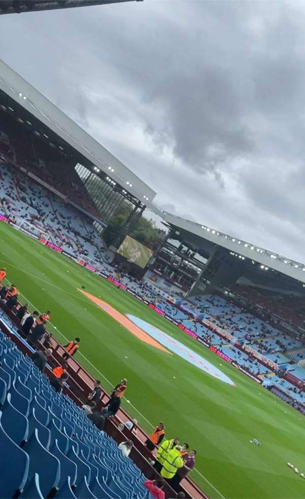 Villa Park, section: Q2, row: U, seat: 21