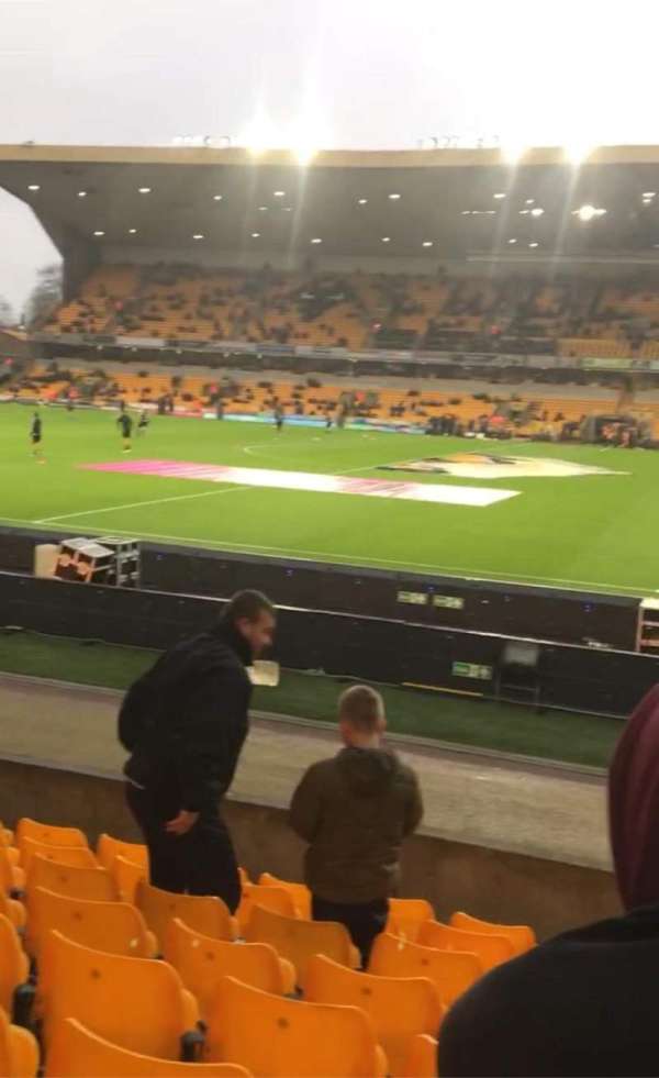 Molineux Stadium, section: JL5, row: J, seat: 117