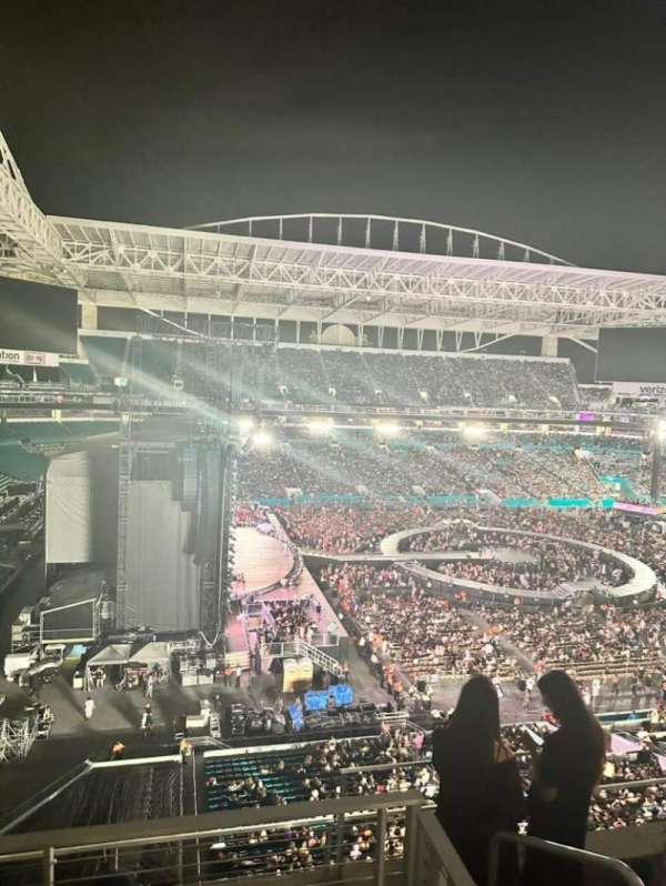Hard Rock Stadium, section: 350, row: 23, seat: 10