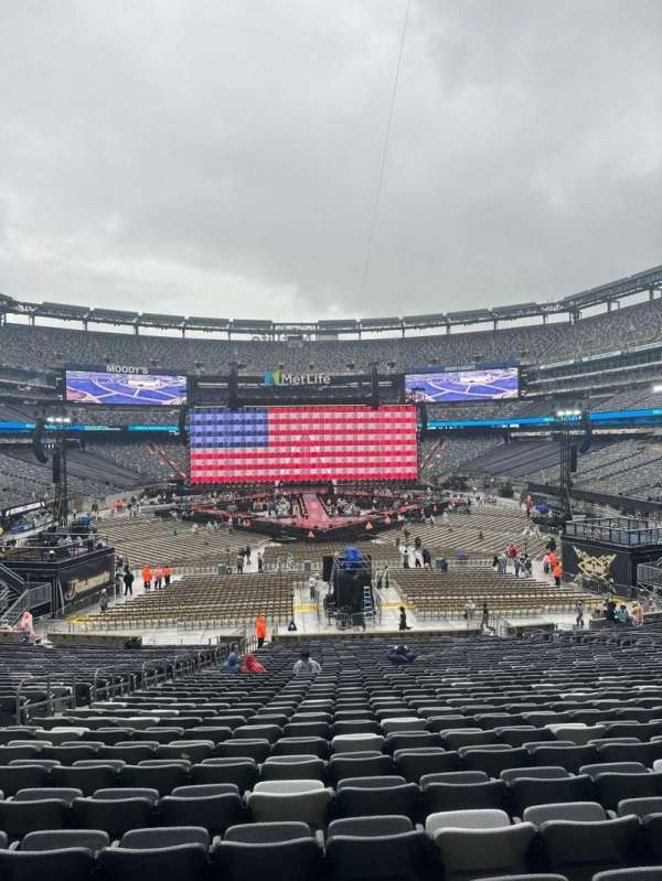 MetLife Stadium, section: 126, row: 37, seat: 24