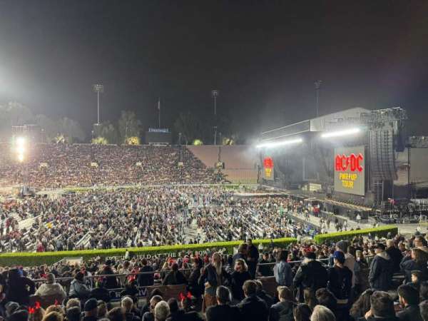 Rose Bowl, section: 18-H, row: 39, seat: 116
