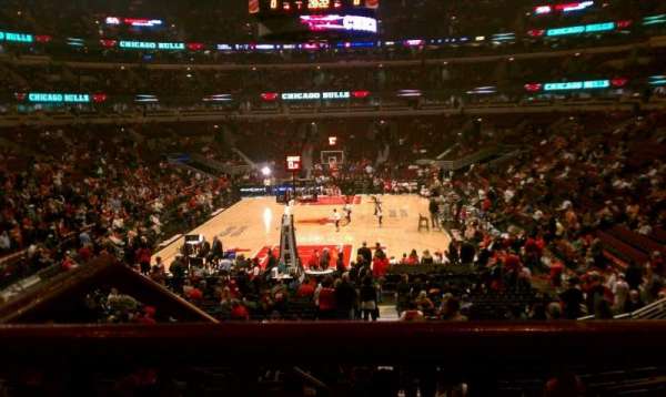 United Center, section: 106, row: 19, seat: 2