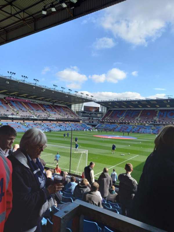 Turf Moor, section: VS10, row: O, seat: 29