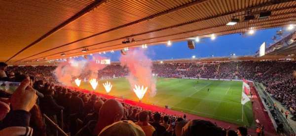 St Mary's Stadium, section: 27, row: EE, seat: 680