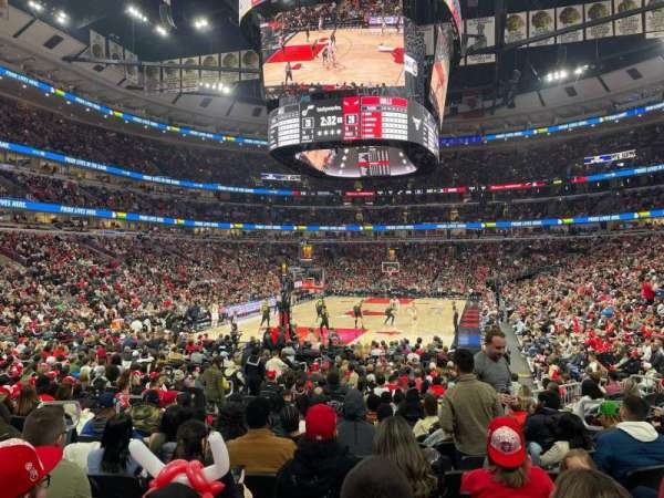 United Center, section: 116, row: 17, seat: 9
