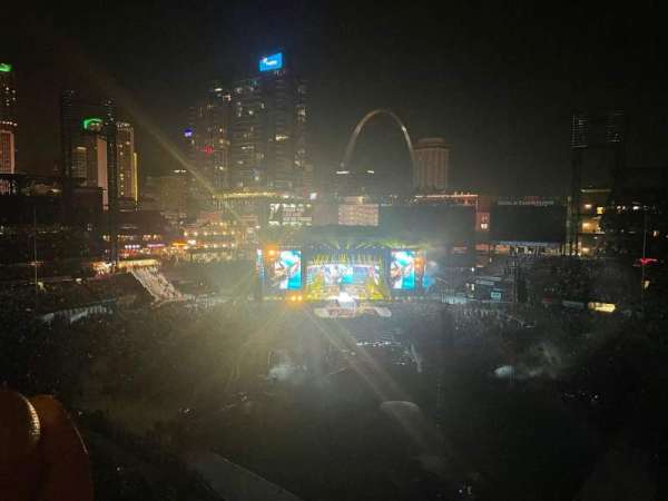 Busch Stadium, section: 351, row: 4, seat: 18