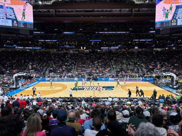 Climate Pledge Arena, section: 01, row: S, seat: 12