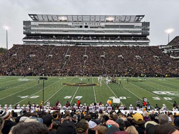 Kinnick Stadium, section: 105, row: 23, seat: 21
