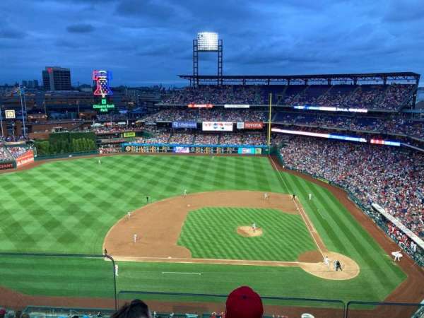 Citizens Bank Park, section: 425, row: 3, seat: 23