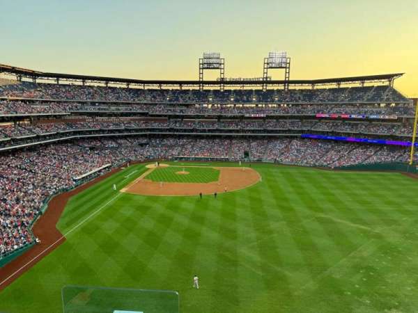 Citizens Bank Park, section: 302, row: 4, seat: 24