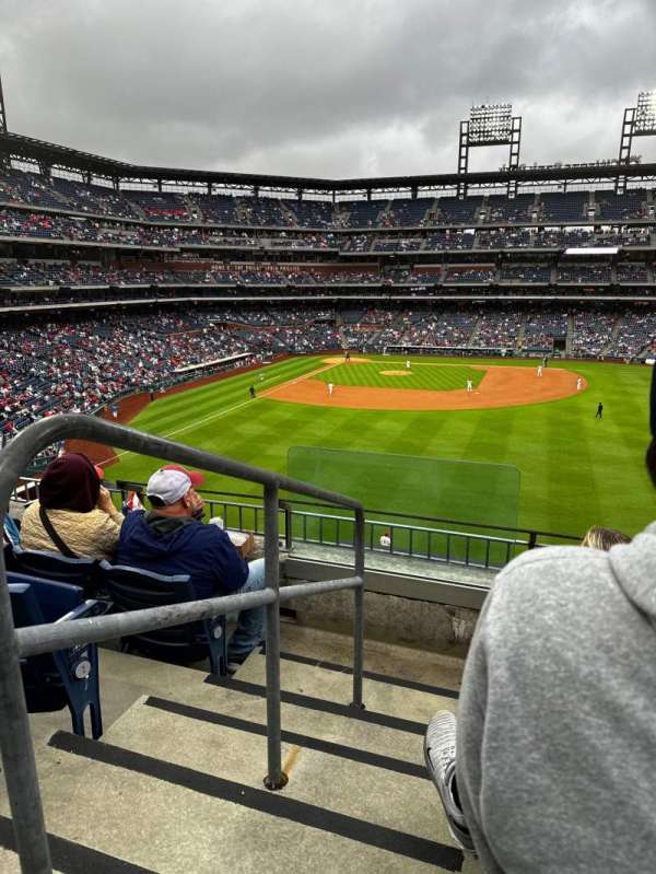 Citizens Bank Park, section: 202, row: 4, seat: 24