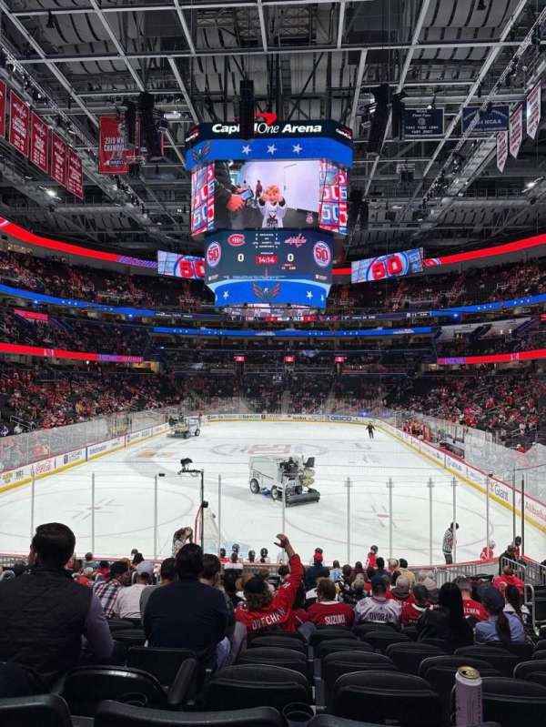 Capital One Arena, section: 117, row: R, seat: 6