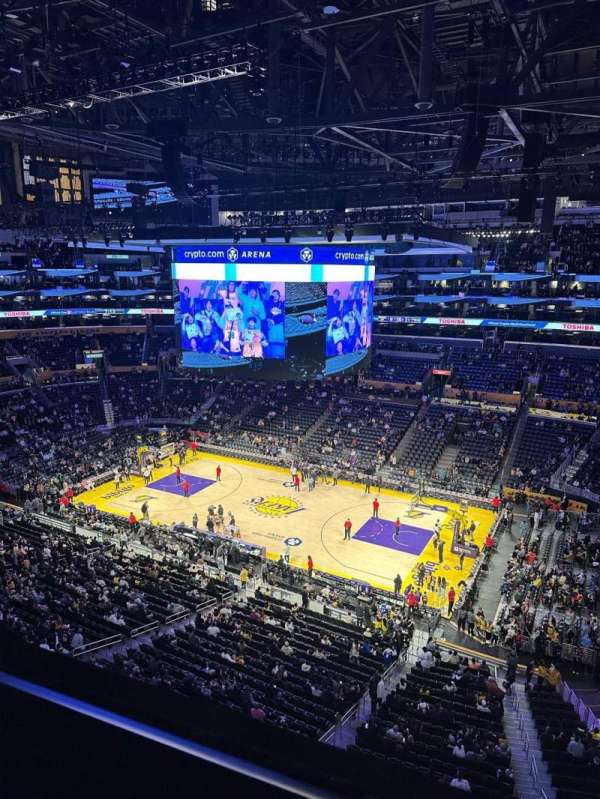 Crypto.com Arena, section: 333, row: 1, seat: 5