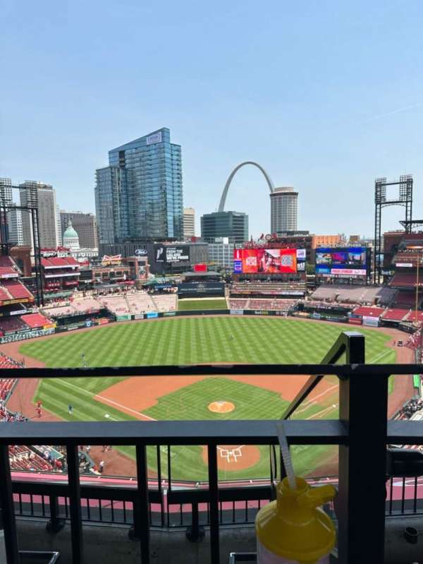 Busch Stadium, section: 450, row: 4, seat: 21
