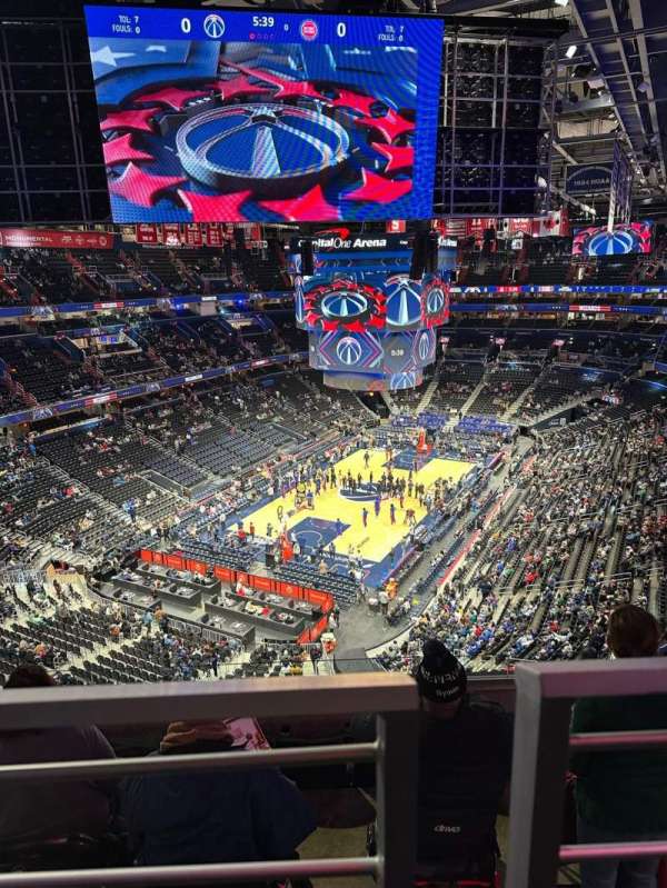 Capital One Arena, section: 428, row: F, seat: 9