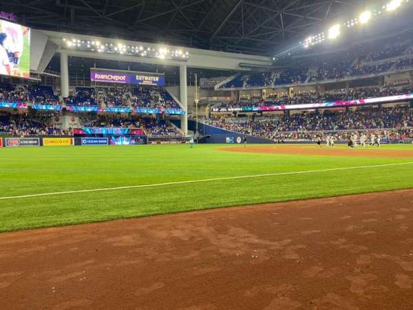 LoanDepot Park, section: FL11, row: AA, seat: 7
