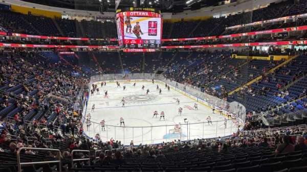 Centre Vidéotron, section: 117, row: AAA, seat: 4